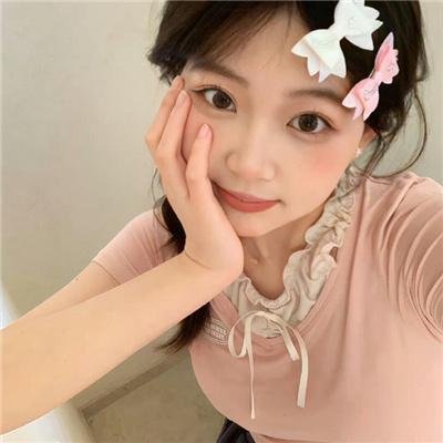 山林中头一个女人海报